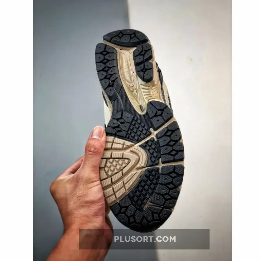 Size? X New Balance 1906R Blue Silver M1906RSA New Releases