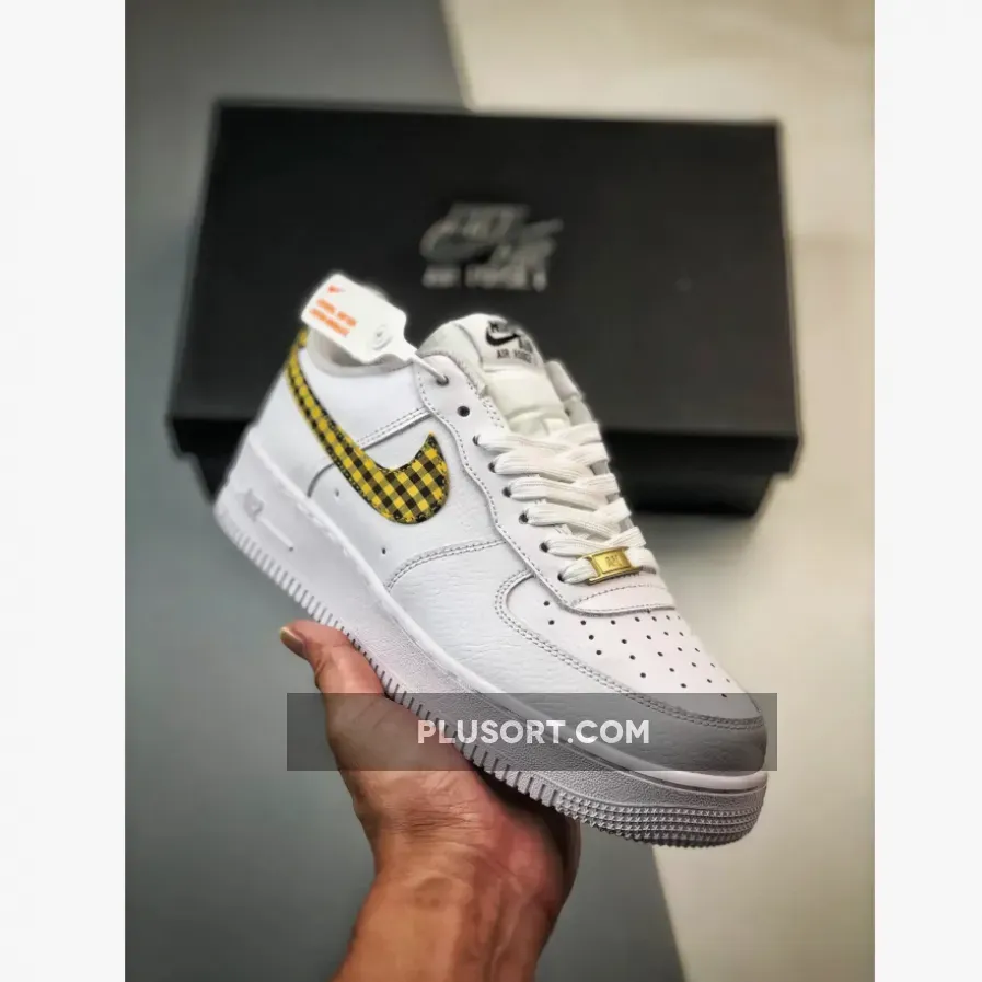 W Nike Dunk Low Ess Nike Air Force 107 Low ESS Gingham Bronzine DZ2784-102