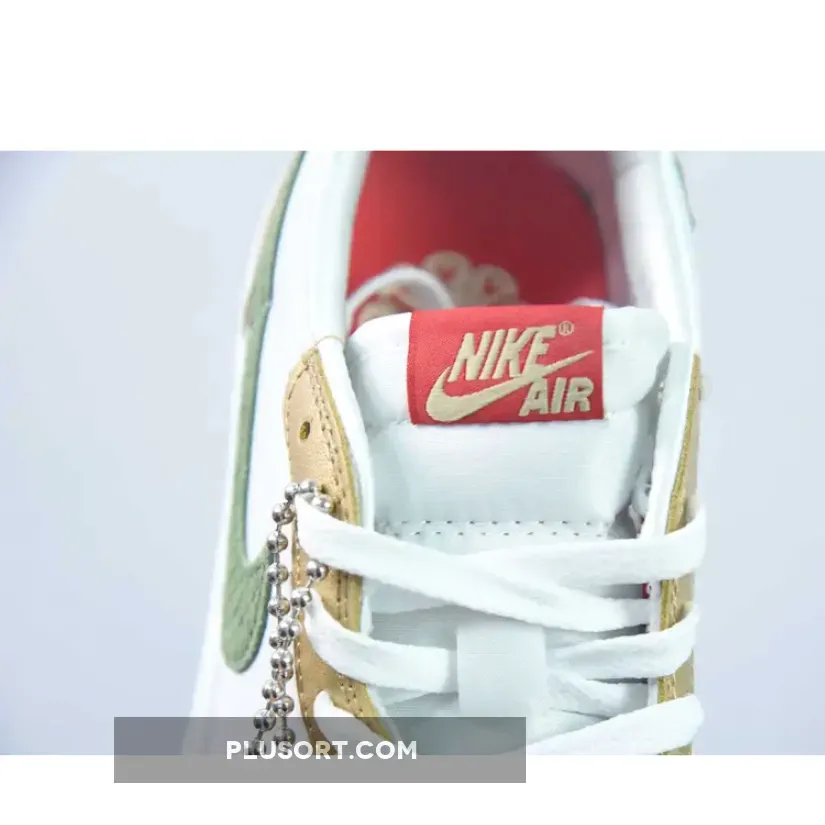 Air Jordan 1 Low OG "Year of the Dragon" Sail/Metallic Gold Grain Air Jordan 1 Low OG "Year of the Dragon" Sail/Metallic Gold Grain