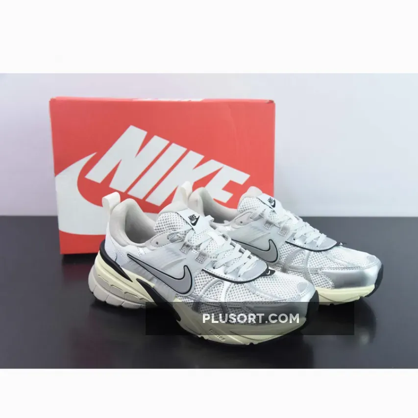 Nike Runtekk White/Metallic Silver-Pure Platinum