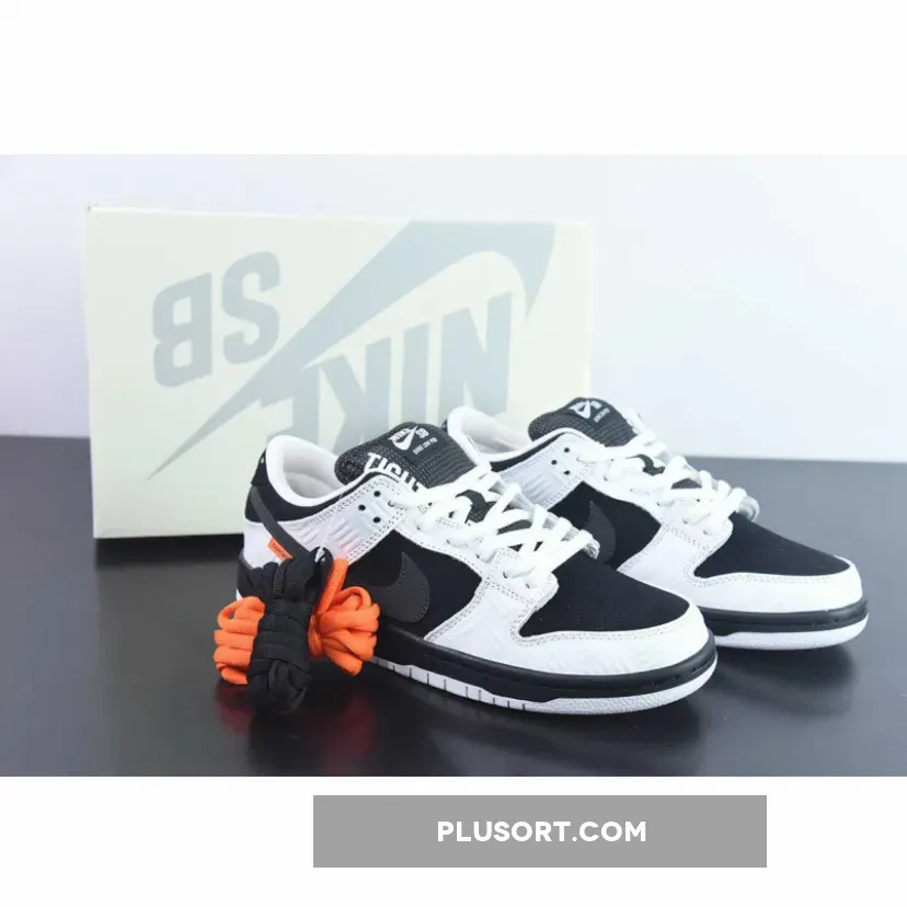 Nike SB x TIGHTBOOTH Dunk Low Pro Black White