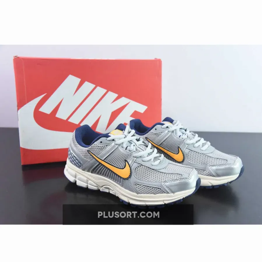 Nike Zoom Vomero 5 Laser Orange